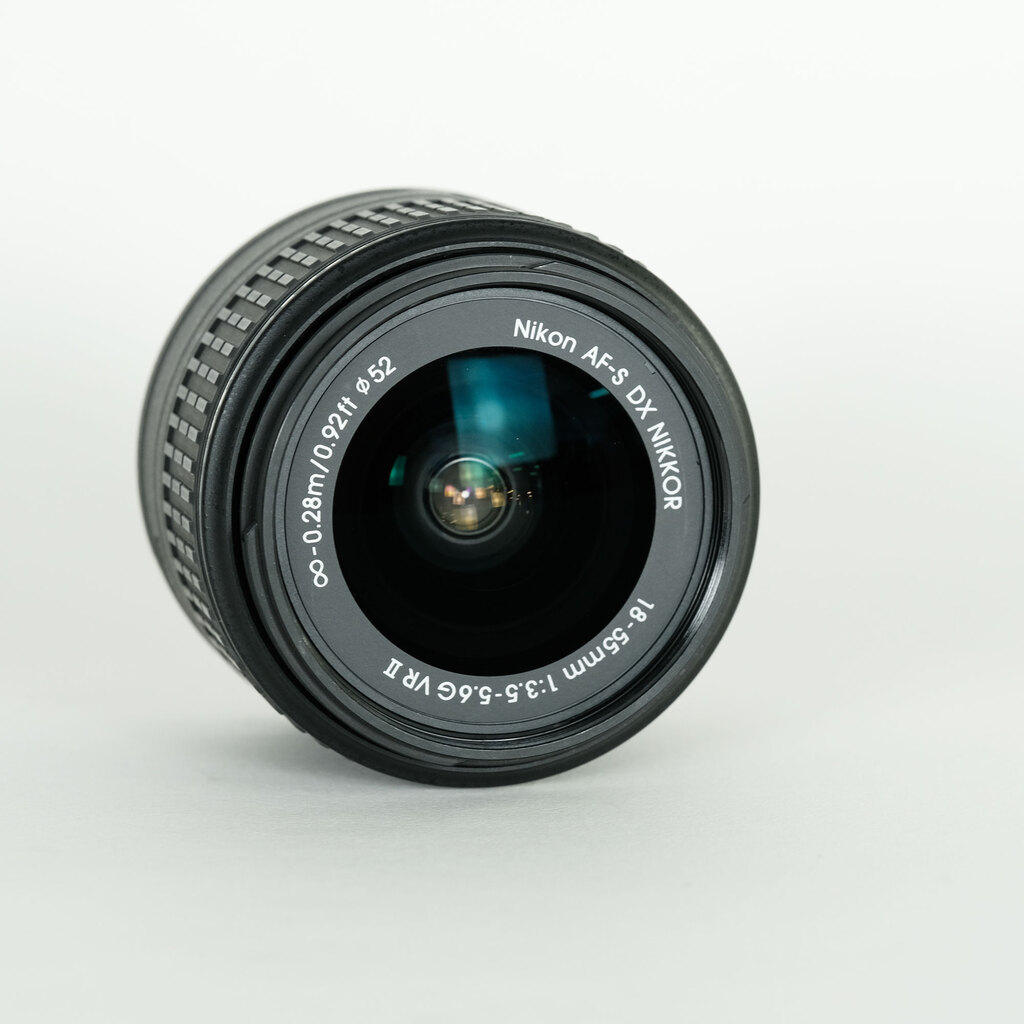 Nikon AF-S DX NIKKOR 18-55mm f3.5-5.6G VR II
