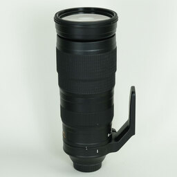 Nikon AF-S NIKKOR 200-500mm f/5.6E ED VR Nikon AF-S NIKKOR 200-500mm f/5.6E ED VR