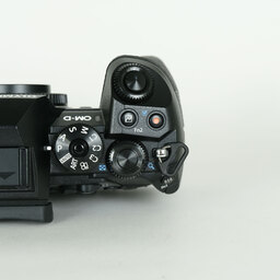 OLYMPUS OM-D E-M1 Mark II