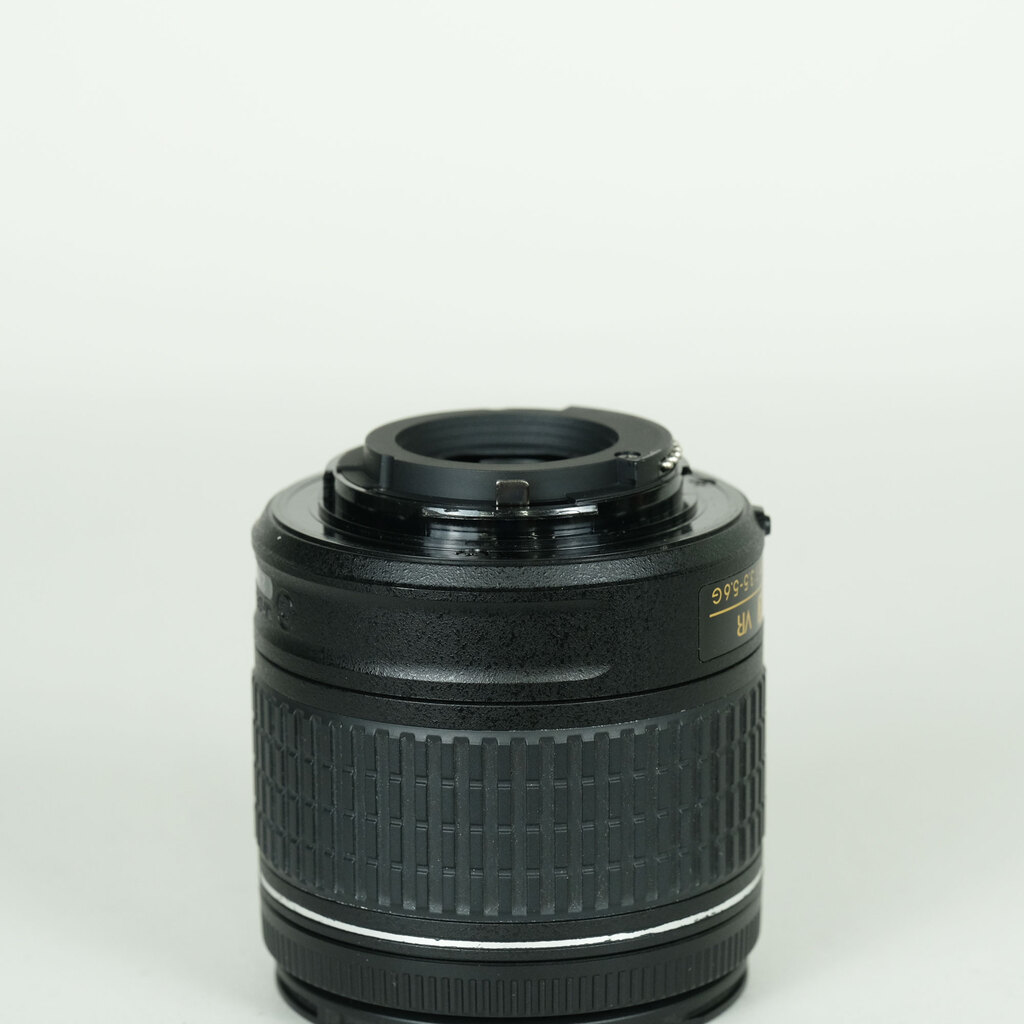 Nikon AF-P DX NIKKOR 18-55mm F3.5-5.6G VR Nikon AF-P DX NIKKOR 18-55mm F3.5-5.6G VR