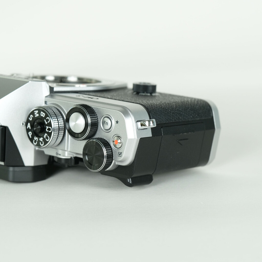 OM SYSTEM OM-3