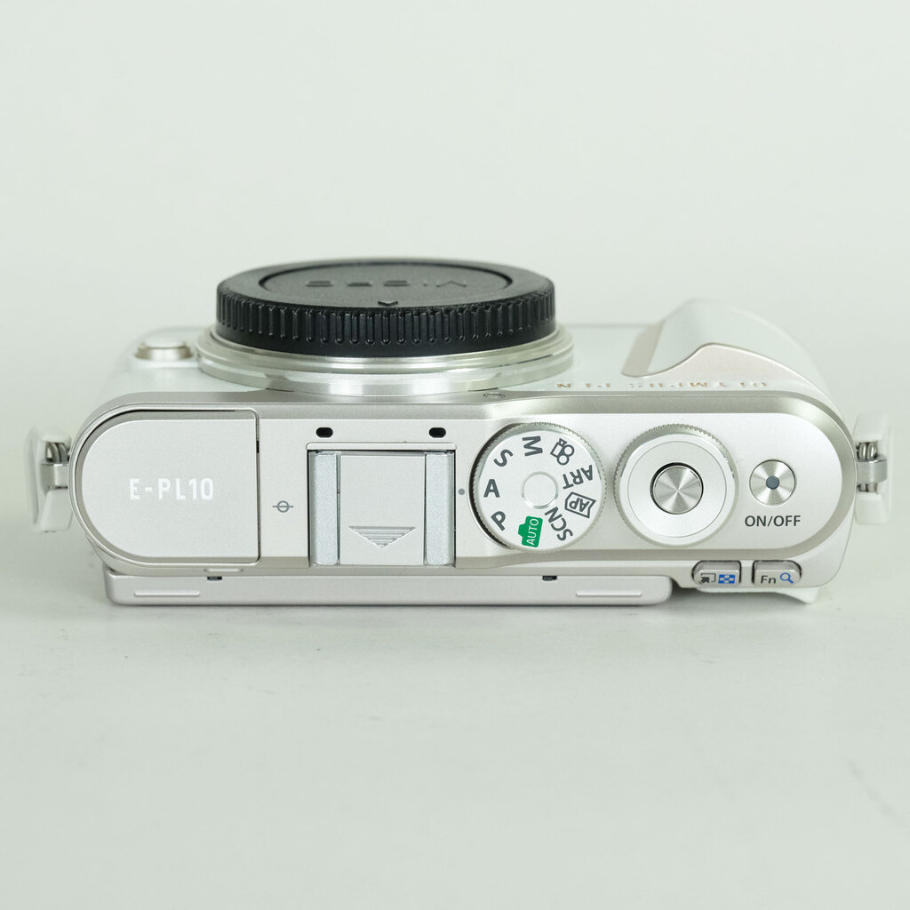 OLYMPUS PEN E-PL10