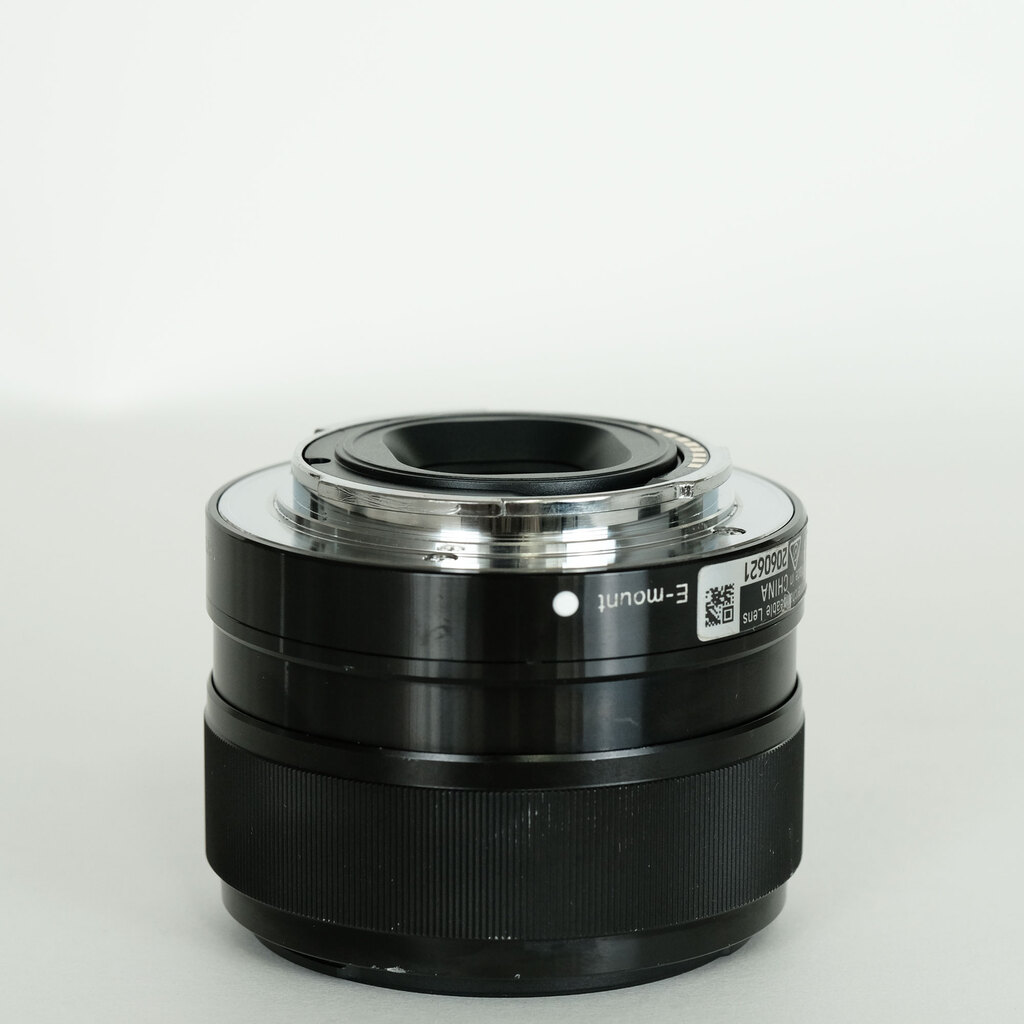 SONY E 35mm F1.8 OSS SEL35F18