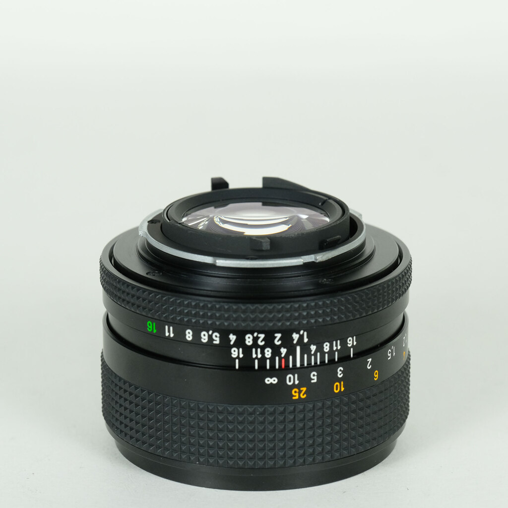 Carl Zeiss Planar T* 50mm F1.4の出品 | ONE SCENE（ワンシーン）