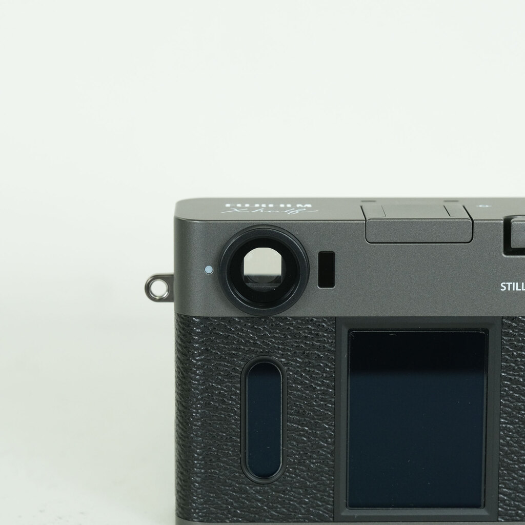 FUJIFILM X half X-HF1