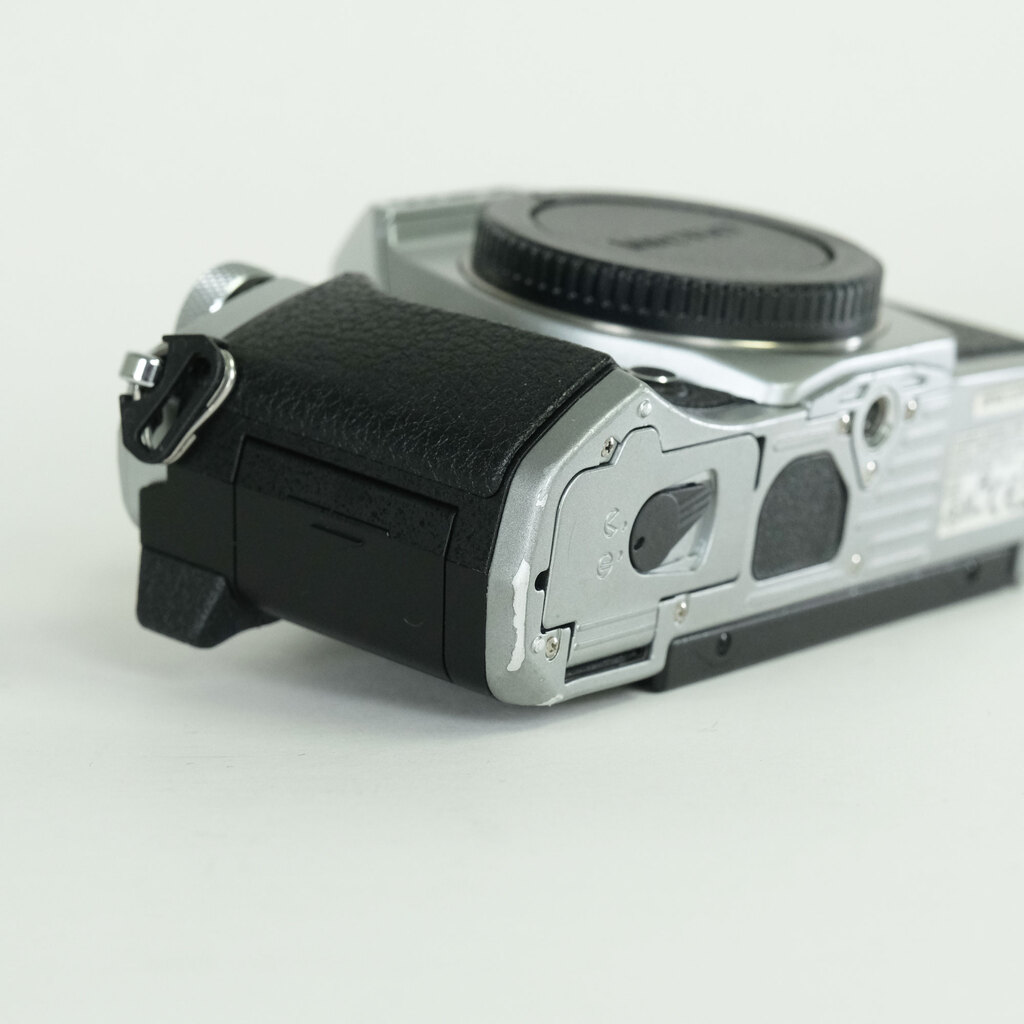 OLYMPUS OM-D E-M5 Mark II