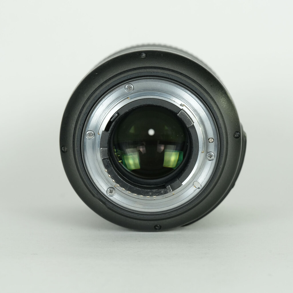 Nikon AF-S VR Micro-Nikkor 105mm f/2.8G IF-ED Nikon AF-S VR Micro-Nikkor 105mm f/2.8G IF-ED