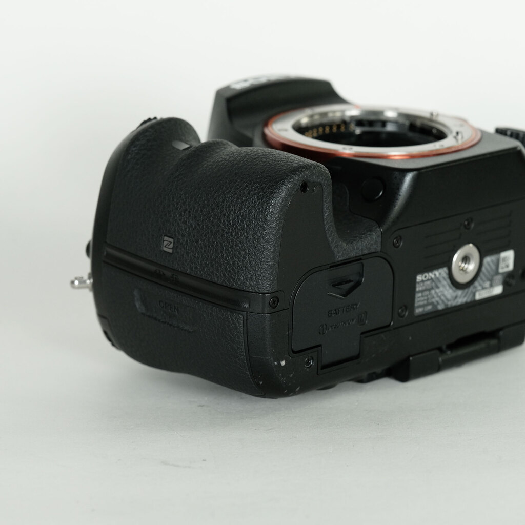 SONY α99II（ILCA-99M2）