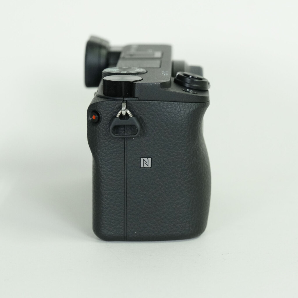 SONY α6400(ILCE-6400) SONY α6400(ILCE-6400)