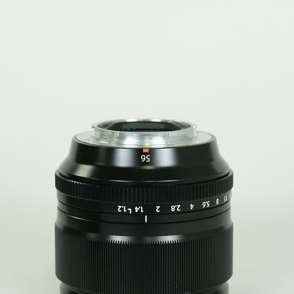 FUJIFILM XF56mmF1.2 R