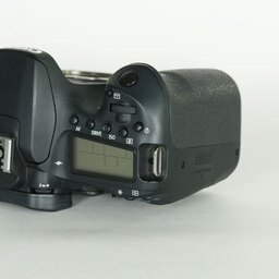 Canon EOS 90D