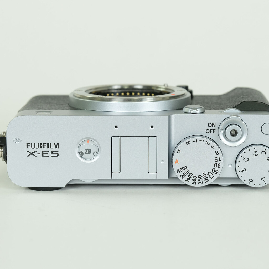 FUJIFILM X-E5