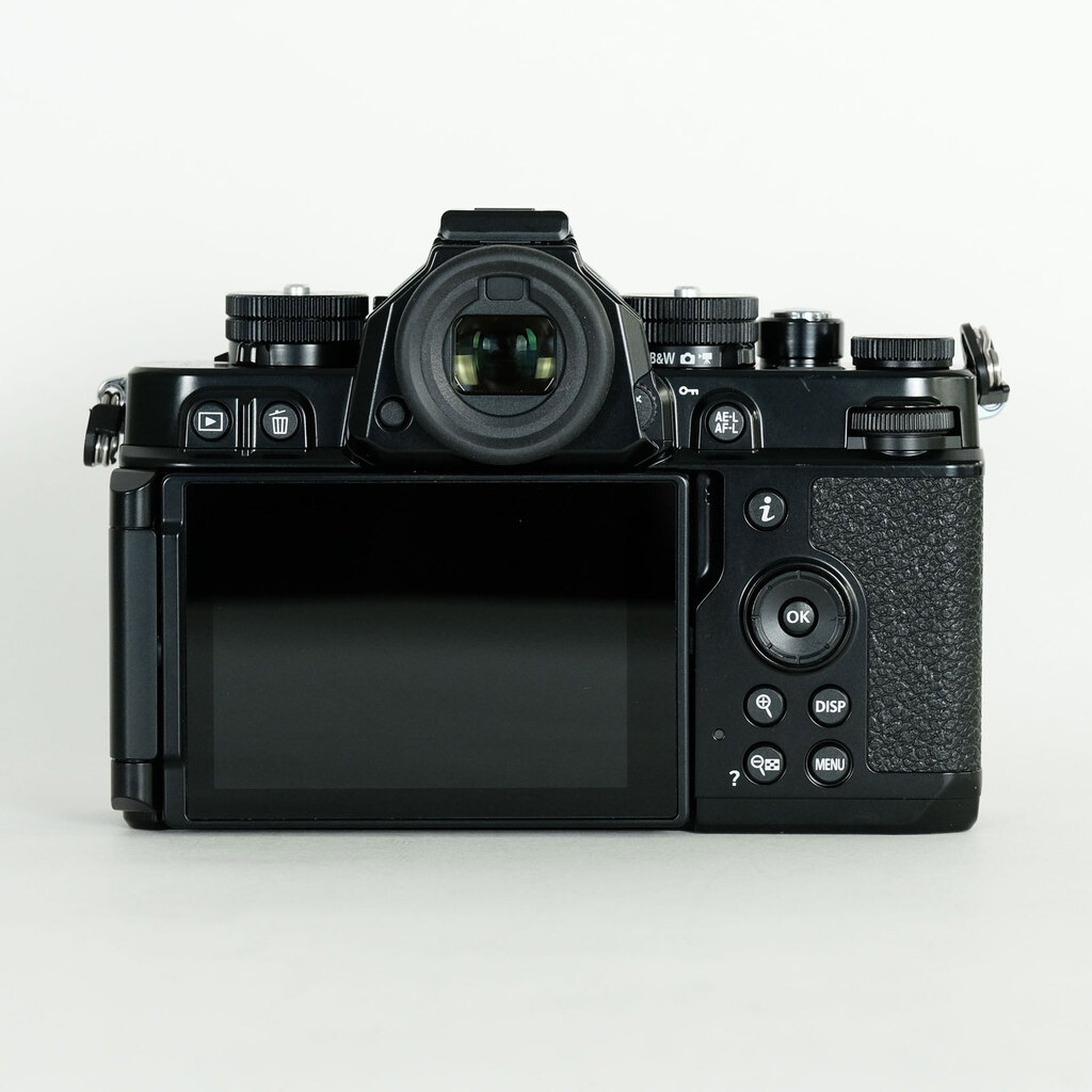 Nikon Z fの出品 | ONE SCENE（ワンシーン）