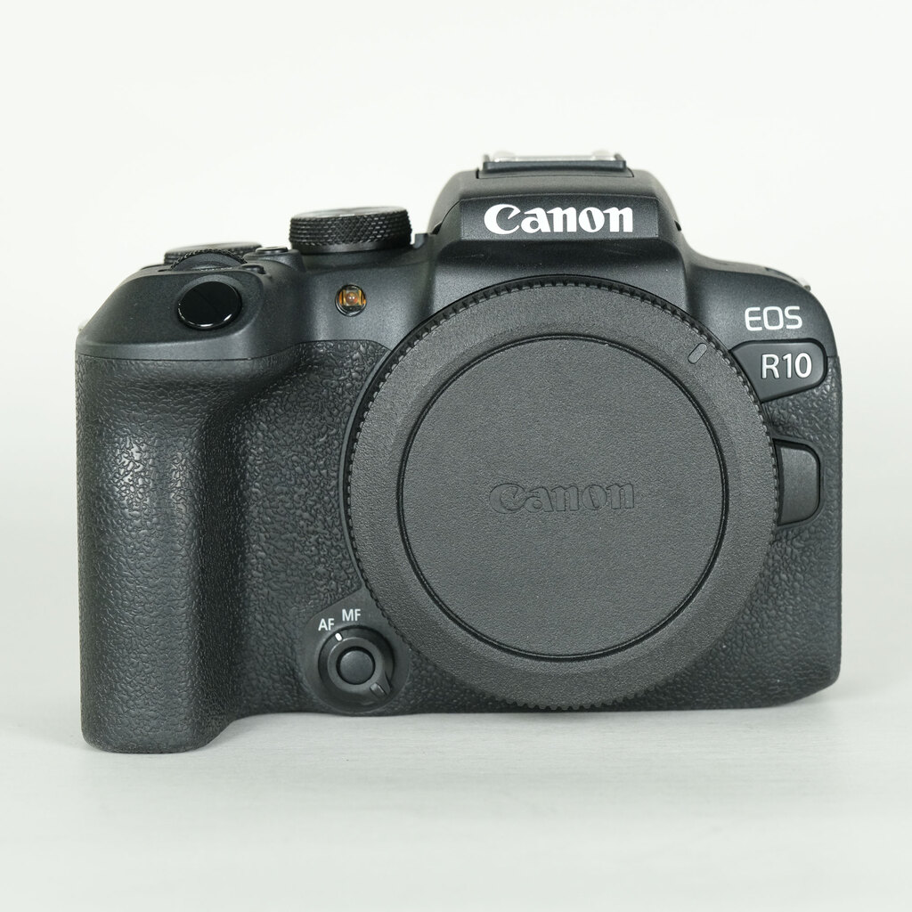 Canon EOS R10