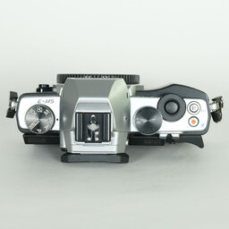 OLYMPUS OM-D E-M5 ボディ シルバー