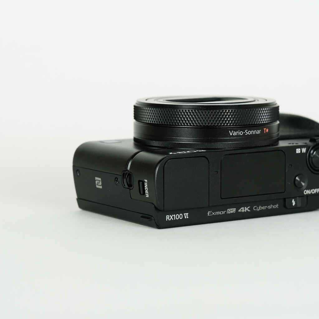SONY Cyber-shot DSC-RX100M6