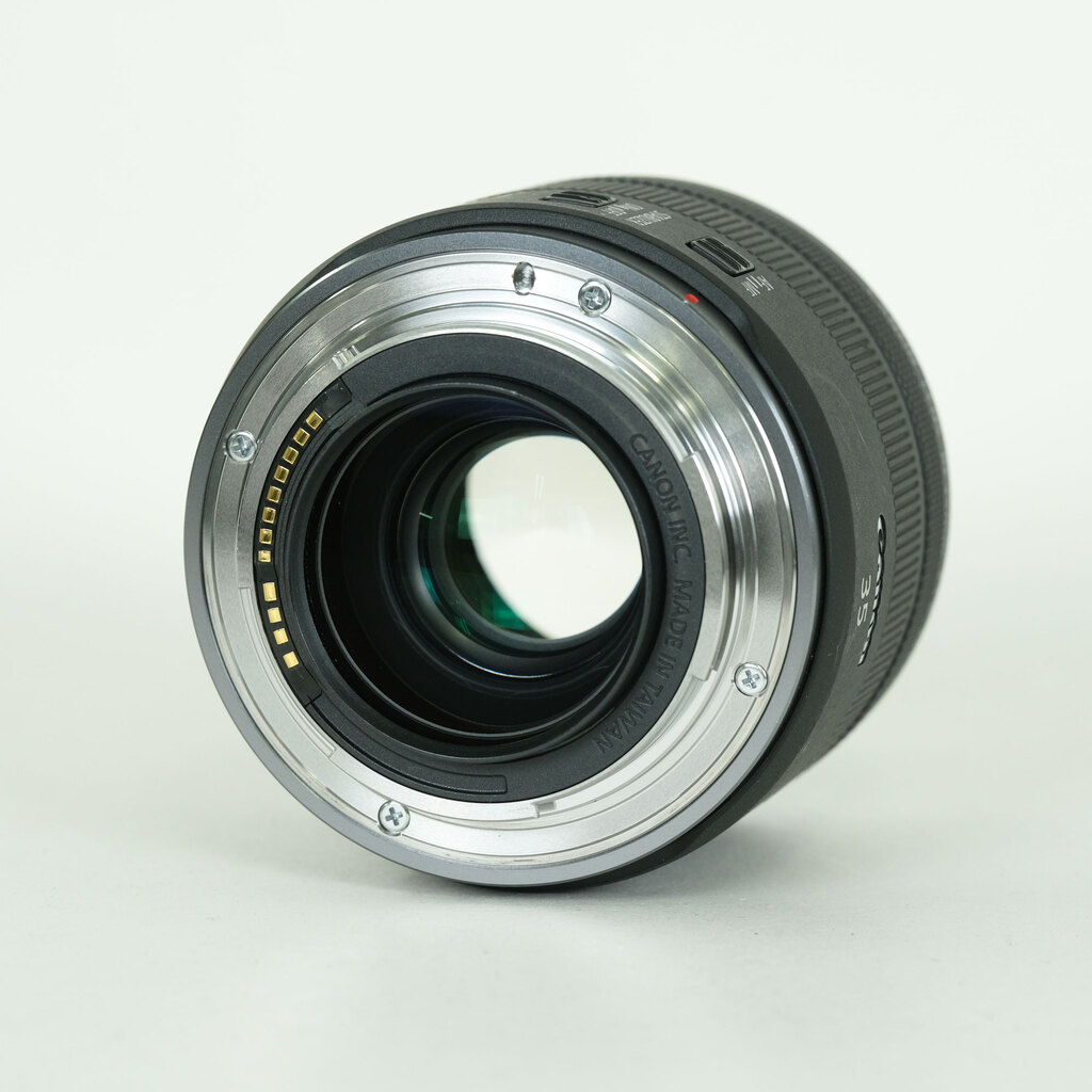 Canon RF35mm F1.8 MACRO IS STM