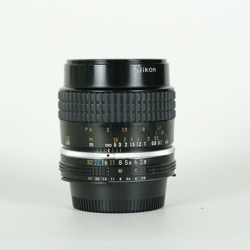 Nikon AI Micro-Nikkor 55mm f/2.8Sを解説｜0.5倍マクロの特徴