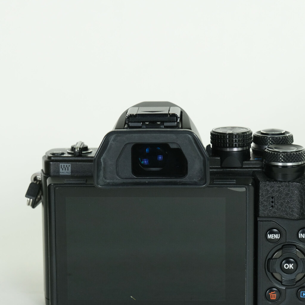 OLYMPUS OM-D E-M10 Mark II