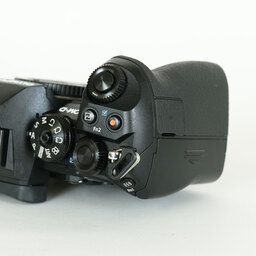 OLYMPUS OM-D E-M1 Mark II