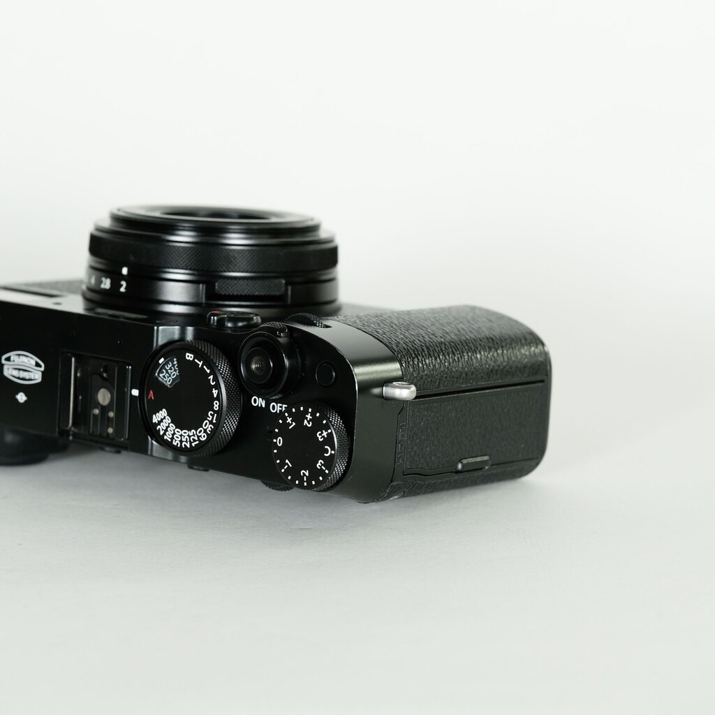 FUJIFILM X100V ブラック