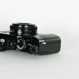 FUJIFILM X100V ブラック