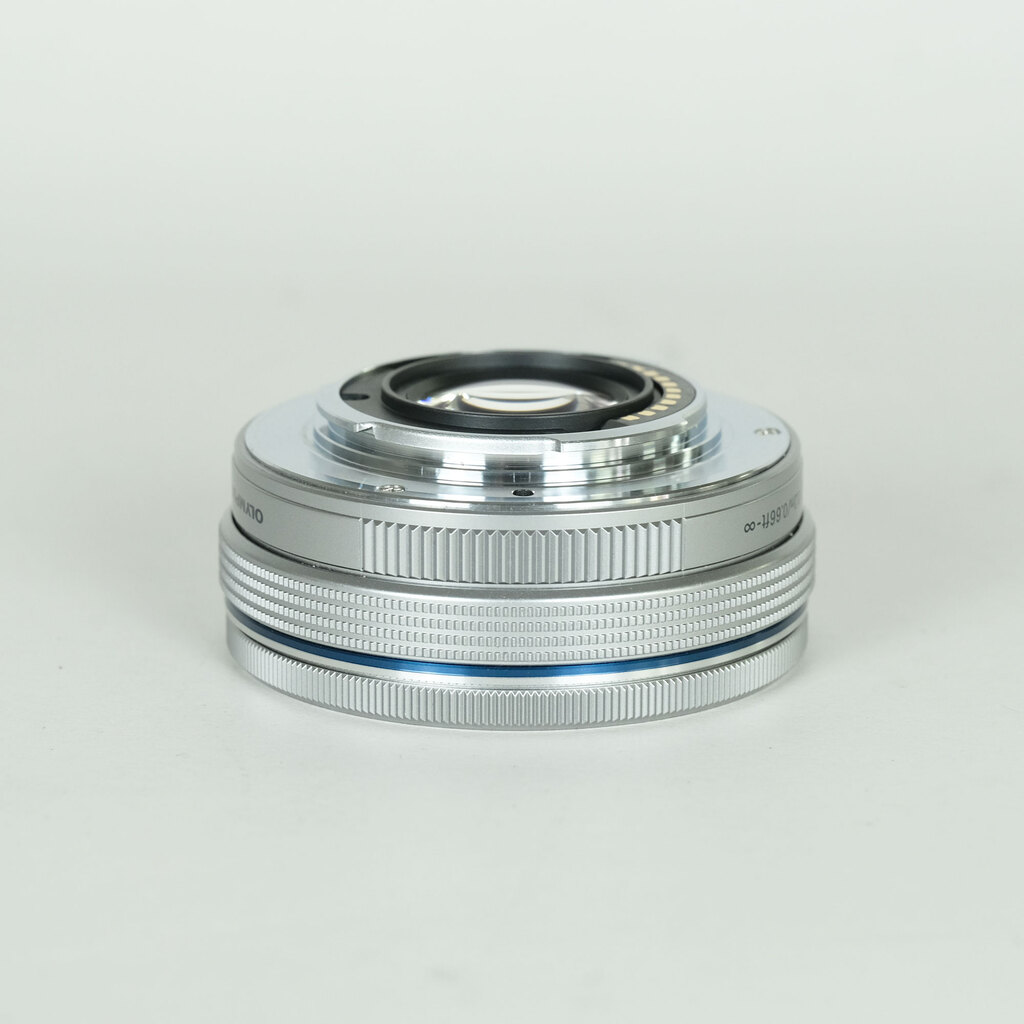 OLYMPUS M.ZUIKO DIGITAL ED 14-42mm F3.5-5.6 EZ シルバー OLYMPUS M.ZUIKO DIGITAL ED 14-42mm F3.5-5.6 EZ シルバー