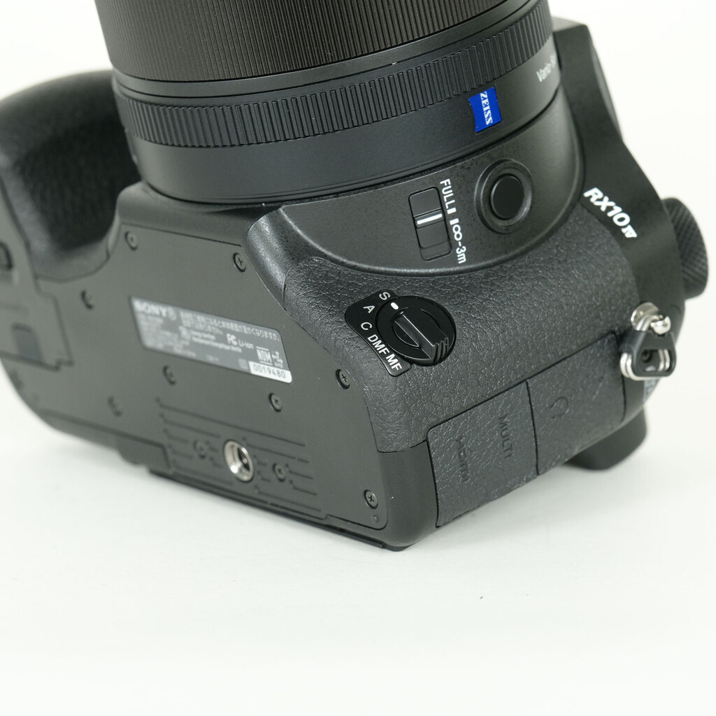 美品SONY Cyber-shot DSC-RX10M4　ストラップ無し SONY Cyber-shot DSC-RX10M4の出品 | ONE SCENE（ワンシーン）