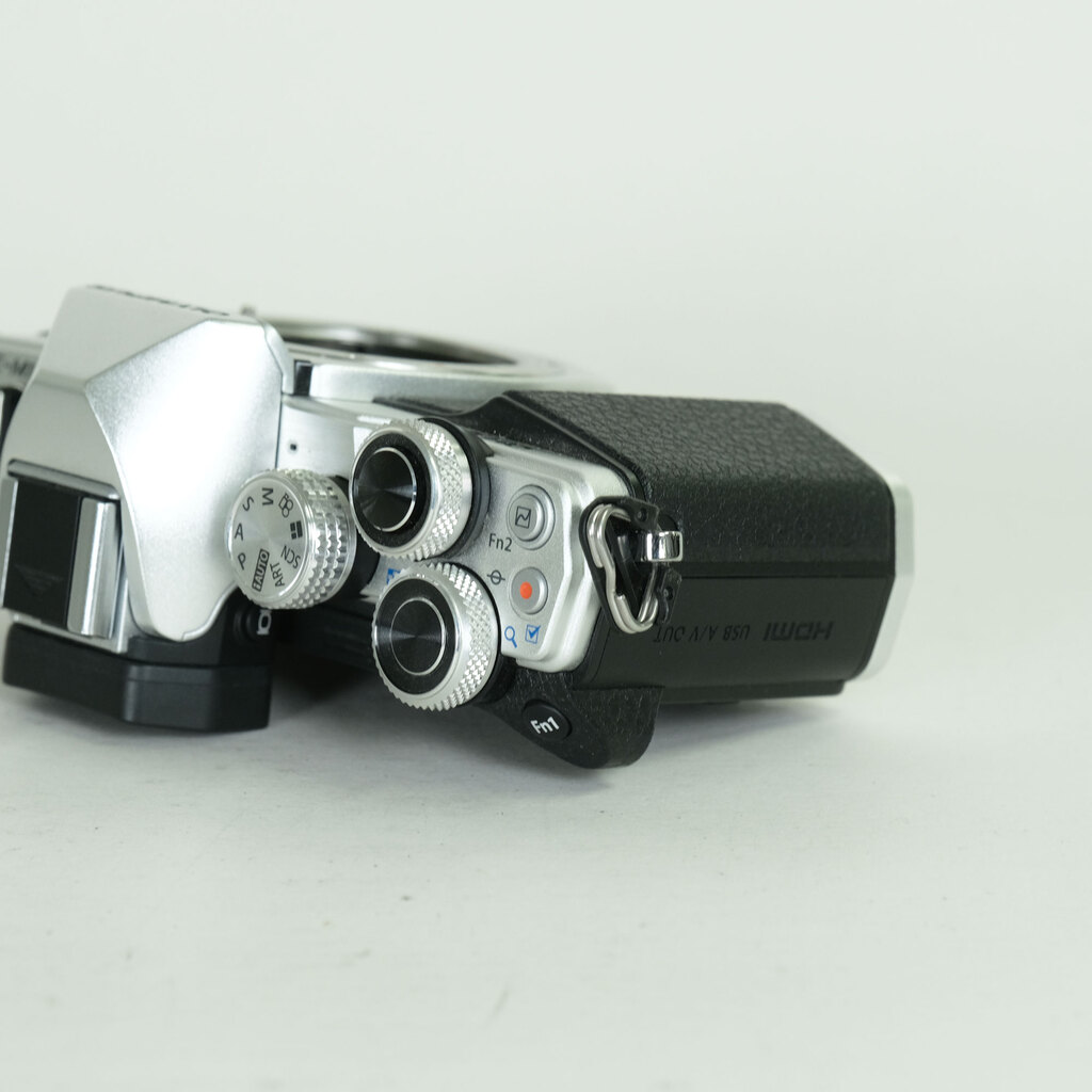 OLYMPUS OM-D E-M10 Mark II