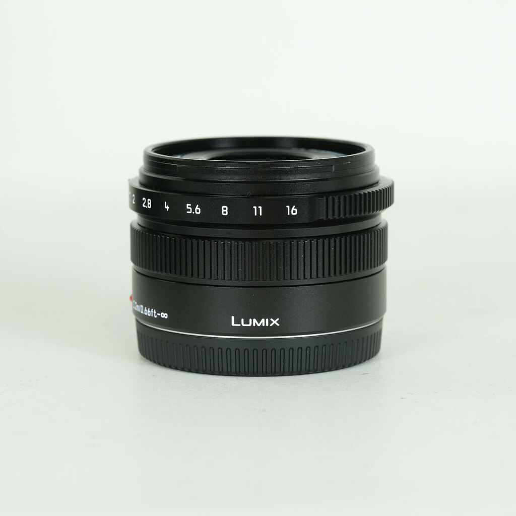 Panasonic LEICA DG SUMMILUX 15mm F1.7 ASPH. Panasonic LEICA DG SUMMILUX 15mm F1.7 ASPH.
