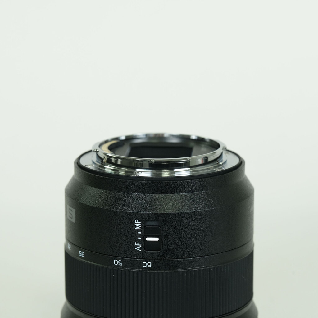 Panasonic LUMIX S 20-60mm F3.5-5.6 Panasonic LUMIX S 20-60mm F3.5-5.6