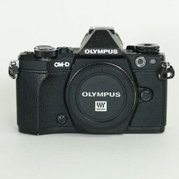 OLYMPUS OM-D E-M5 Mark II