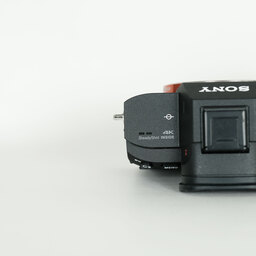 SONY α7RIII ボディ ILCE-7RM3A   【後期モデル 液晶下部にSONYロゴなし】