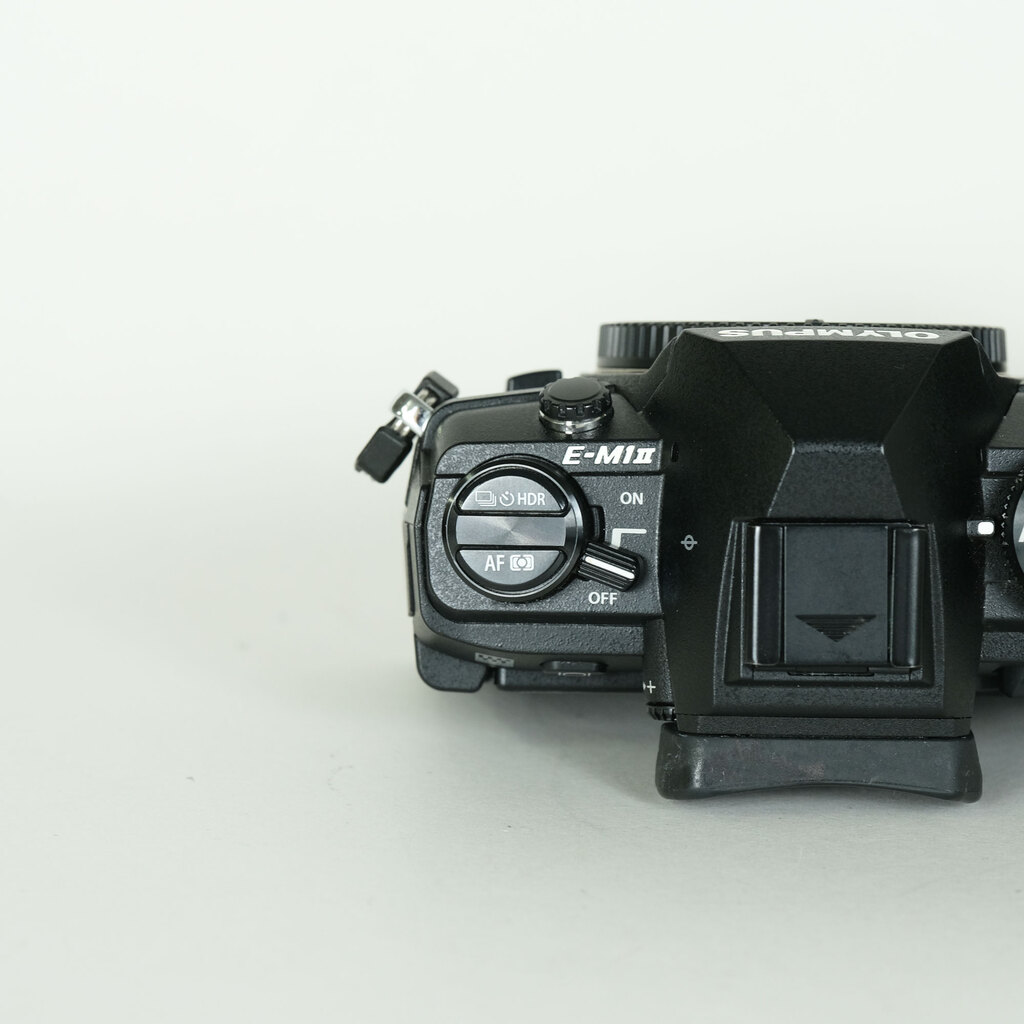 OLYMPUS OM-D E-M1 Mark II
