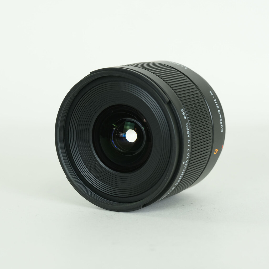 Panasonic LEICA DG SUMMILUX 9mm / F1.7 ASPH.