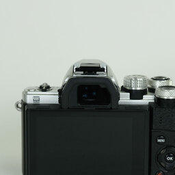 OLYMPUS OM-D E-M10 Mark II