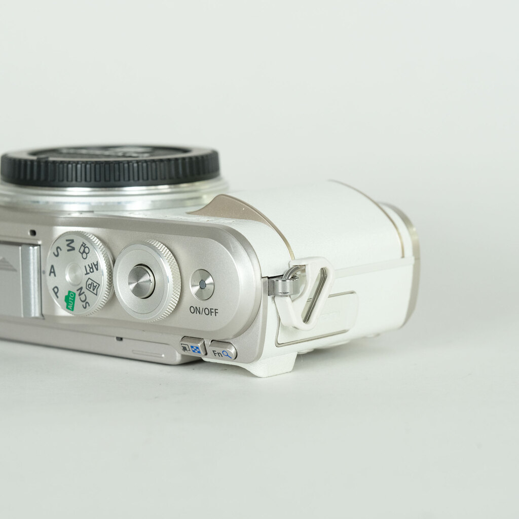 OLYMPUS PEN E-PL10