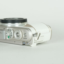OLYMPUS PEN E-PL10