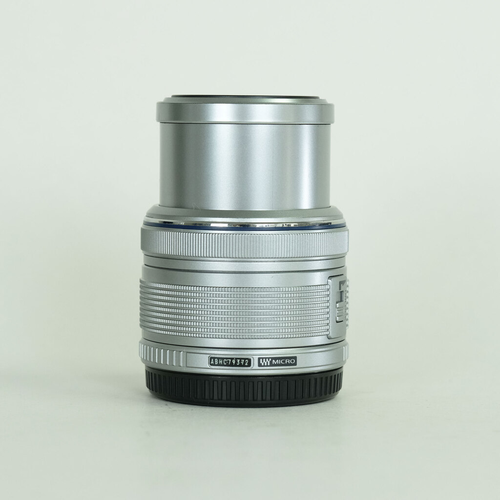 OLYMPUS M.ZUIKO DIGITAL 14-42mm F3.5-5.6IIR シルバー