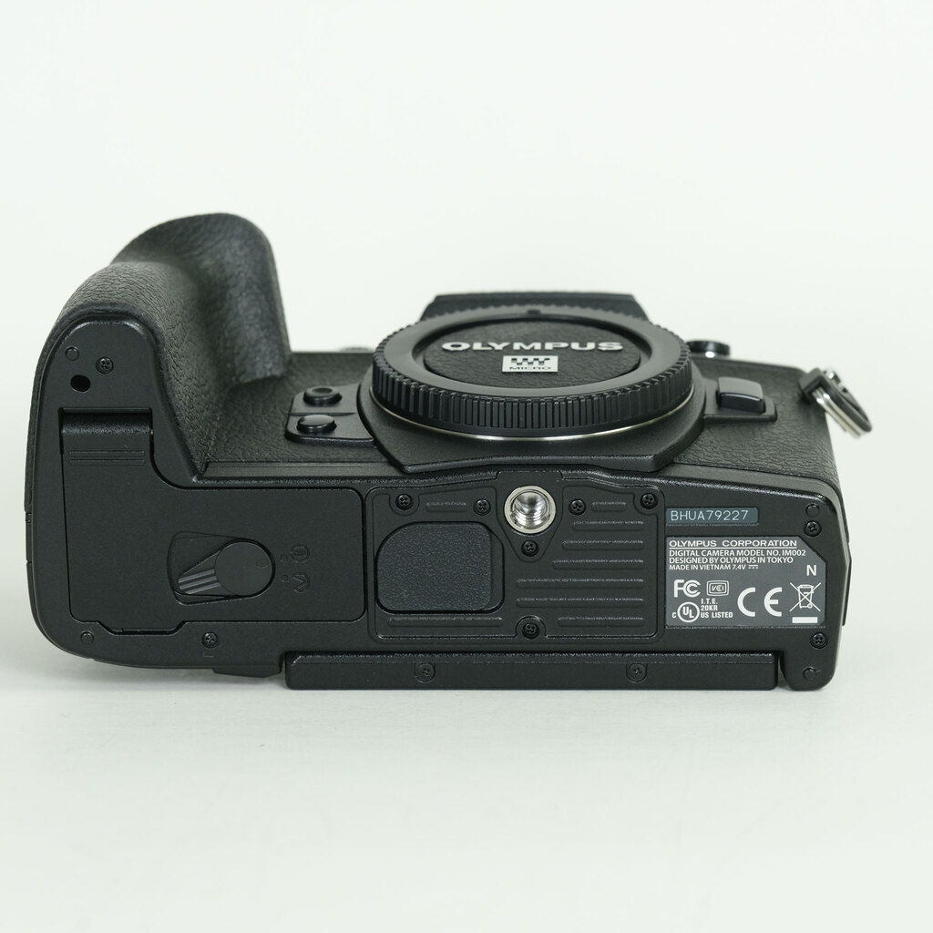 OLYMPUS OM-D E-M1 Mark II