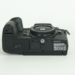 OLYMPUS OM-D E-M1 Mark II