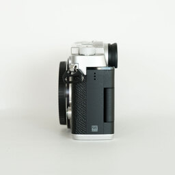 OLYMPUS PEN-F