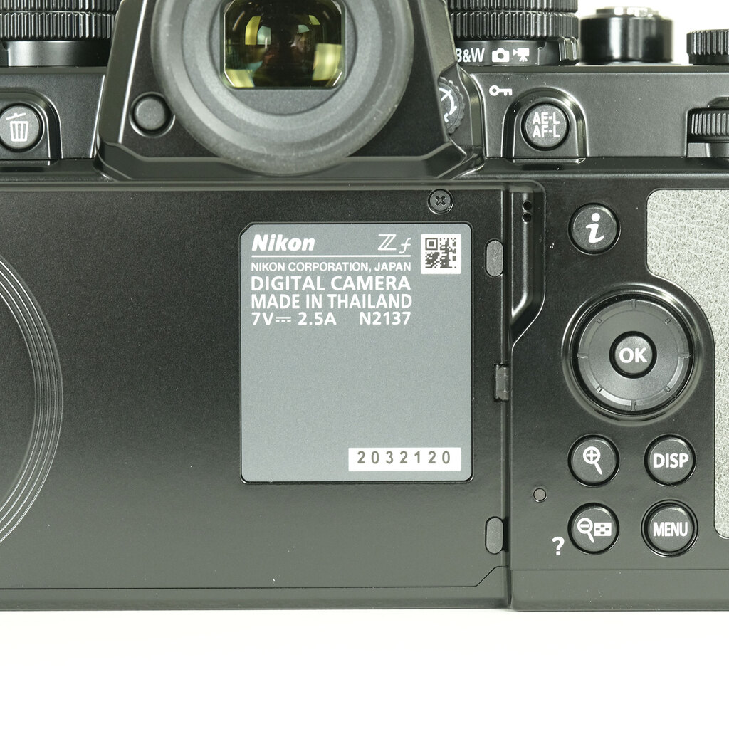 Nikon Z f プレミアムエクステリア張替済み