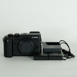 Panasonic LUMIX DMC-GX8 ボディ ブラック