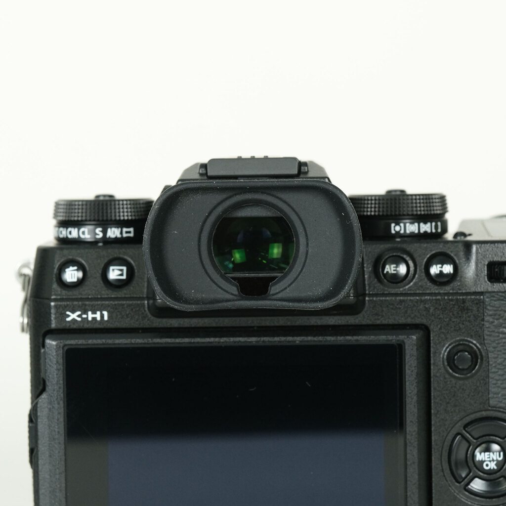 FUJIFILM X-H1
