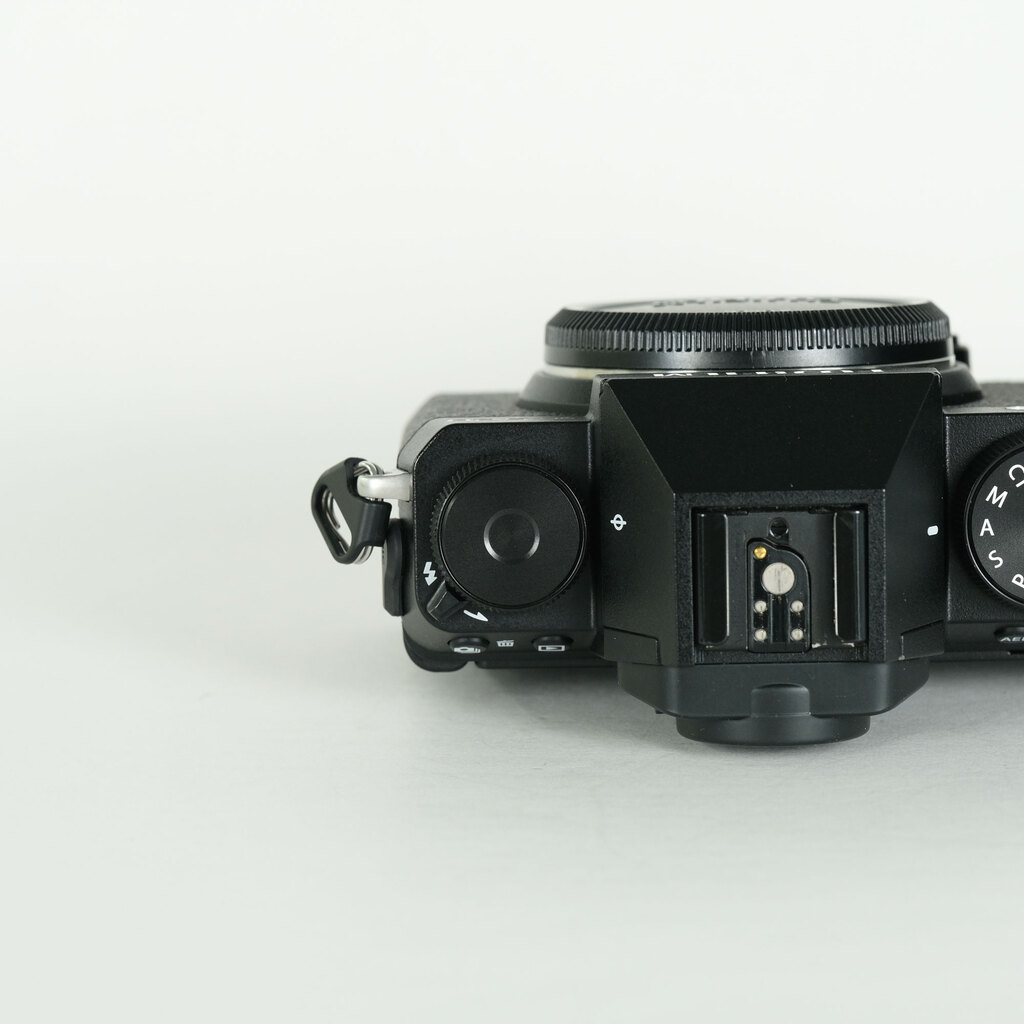 FUJIFILM X-S20