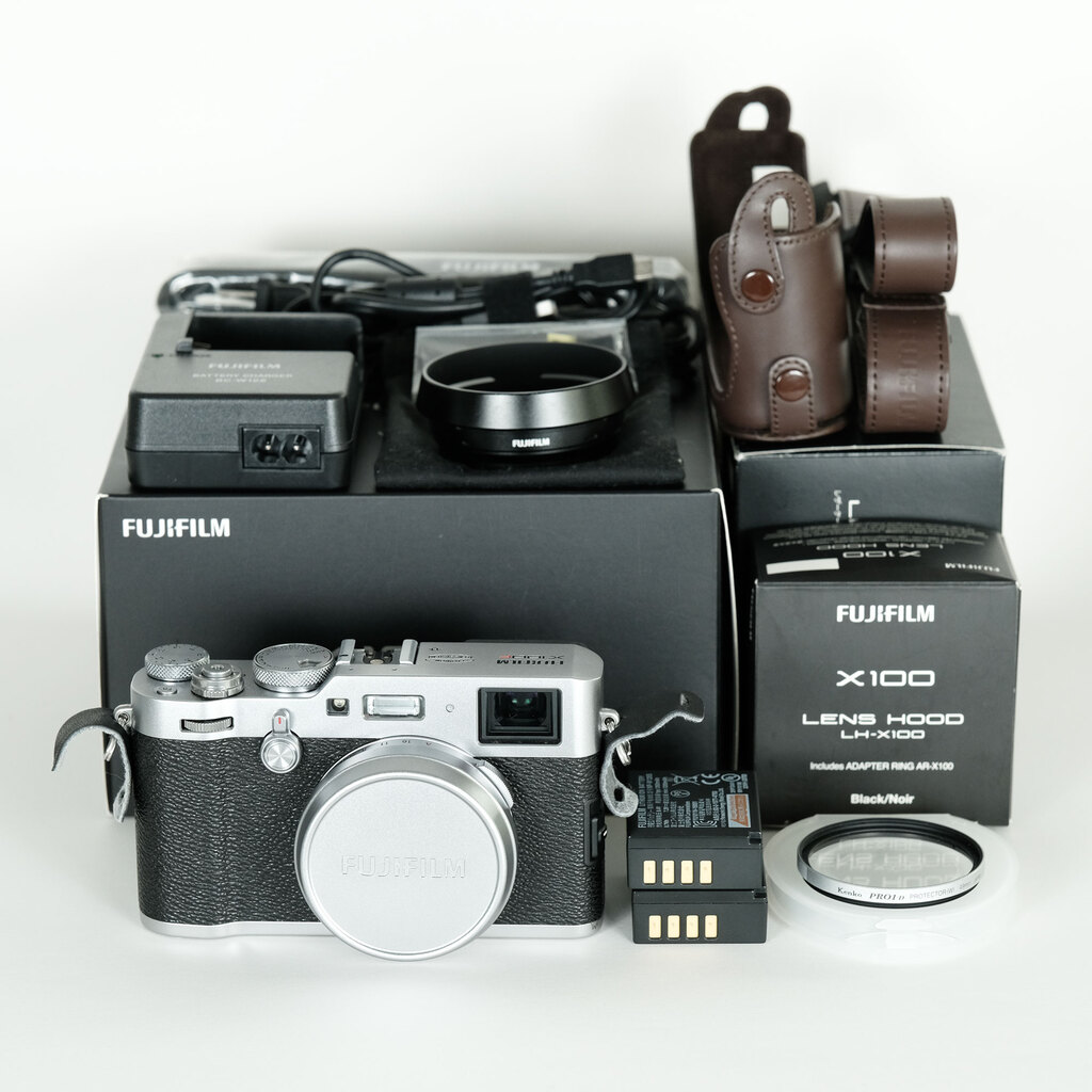 FUJIFILM X100F シルバー