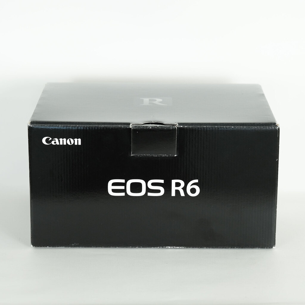 Canon EOS R6 Canon EOS R6