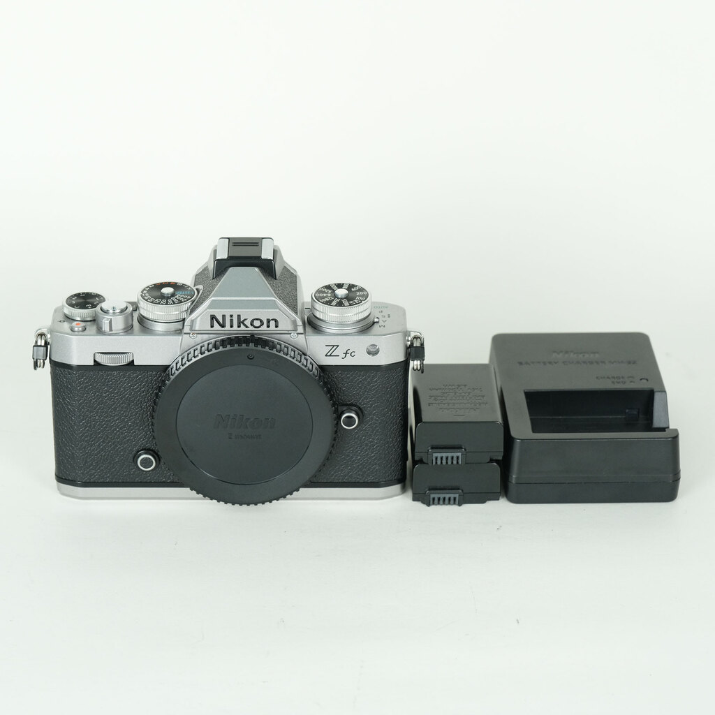 Nikon Z fc [�{�f�B �V���o�[]