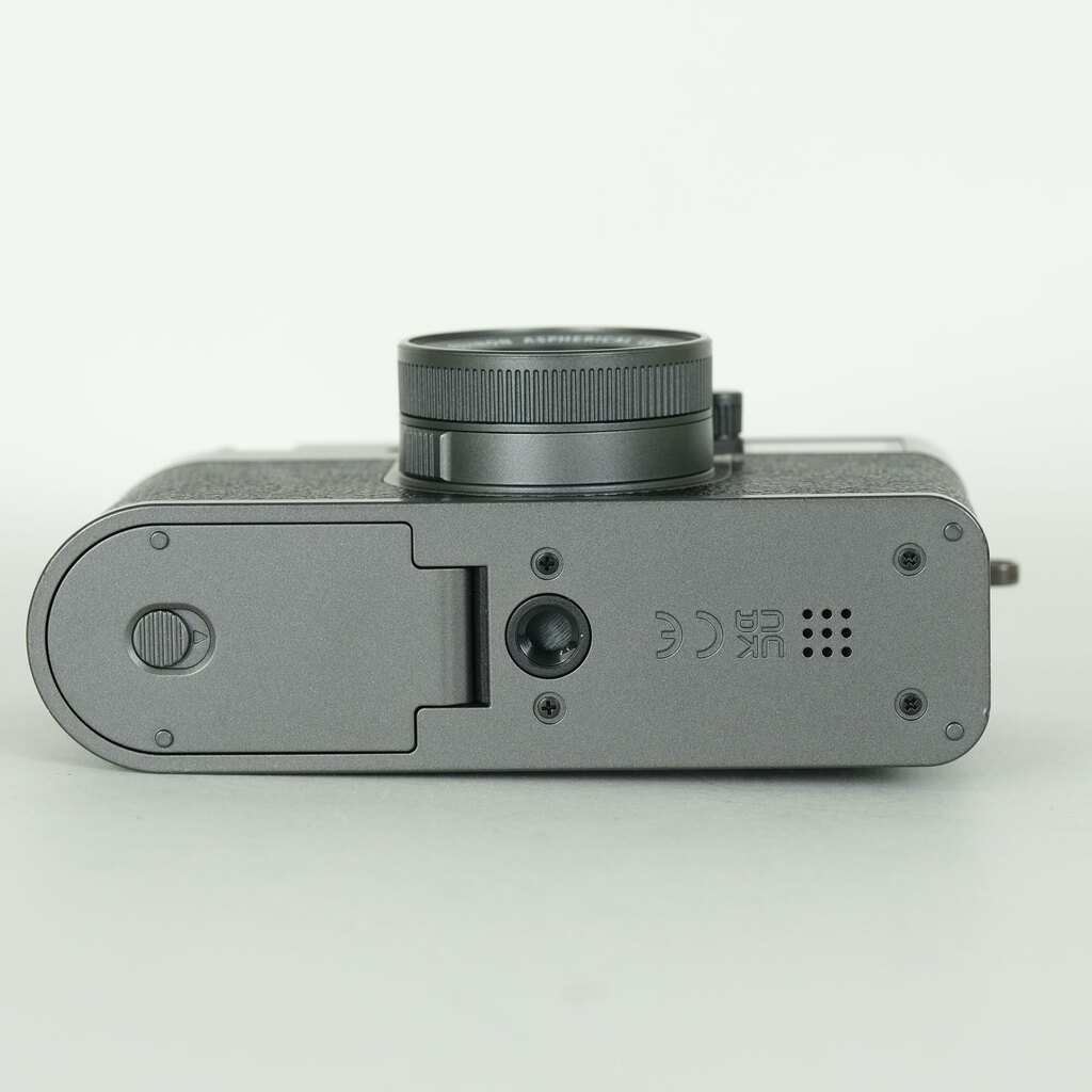 FUJIFILM X half X-HF1